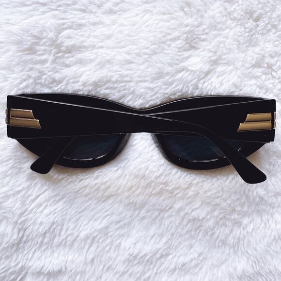 Faye Mirrored Red with Black Rim Sunglasses - Picture 14 of 14